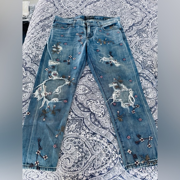 Lucky Brand Denim - Lucky Brand Embroidered Distressed Boyfriend Jeans in size 8